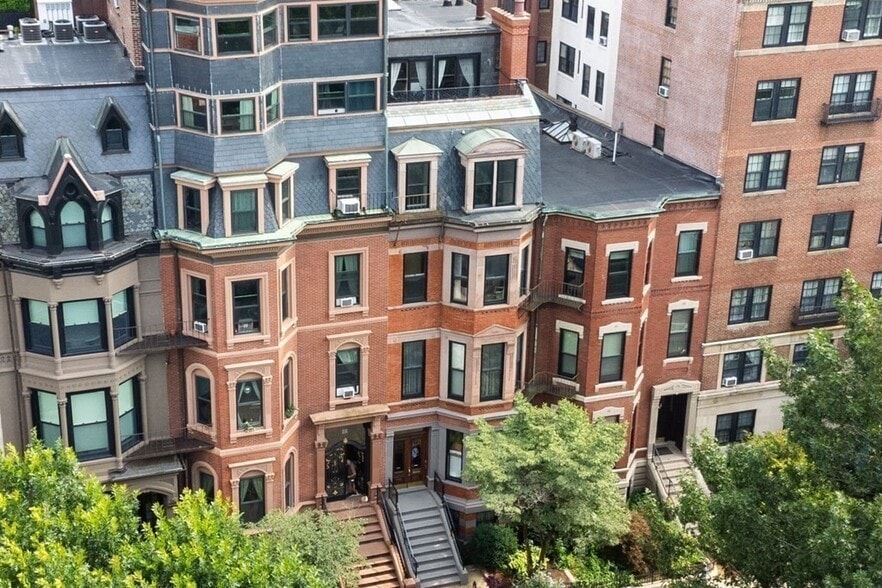 Building Photo - 84 Commonwealth Ave