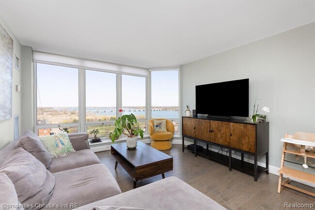 Building Photo - 250 E Harbortown Dr