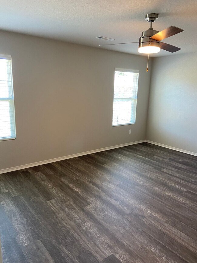 Building Photo - *Pre-leasing* Four Bedroom | Two Bathroom ...