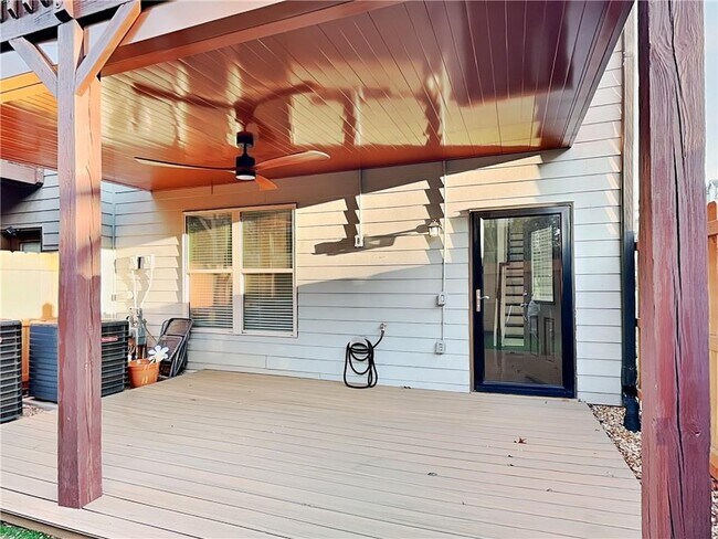 Building Photo - 3221 Creole Ln