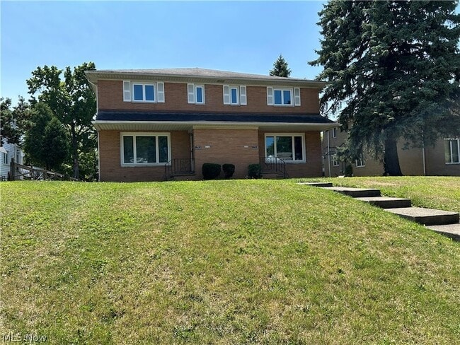 Building Photo - 17914 Chagrin Blvd