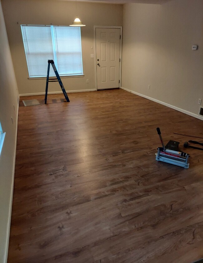 Building Photo - 2006 Rashid Ct