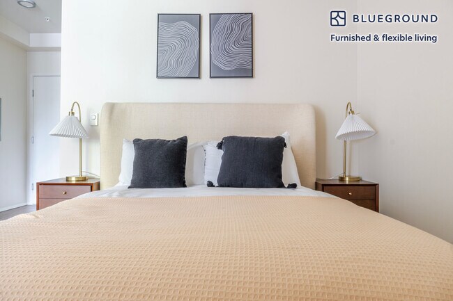 Building Photo - 4302 7th Ave NE