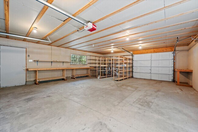 Building Photo - 4730 Pierce St