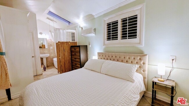 Building Photo - 1927 N Beverly Glen Blvd