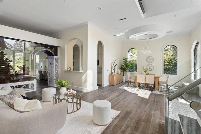 Building Photo - 801 W 2nd Ave