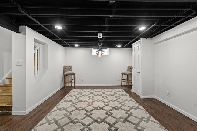 Building Photo - 4521 Thorncroft Ave