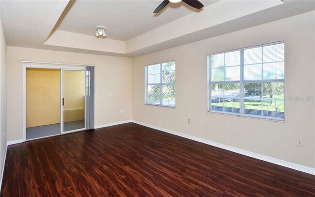 Building Photo - 2950 Viscaya Pl