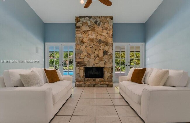 Building Photo - 17900 SW 77th Ave