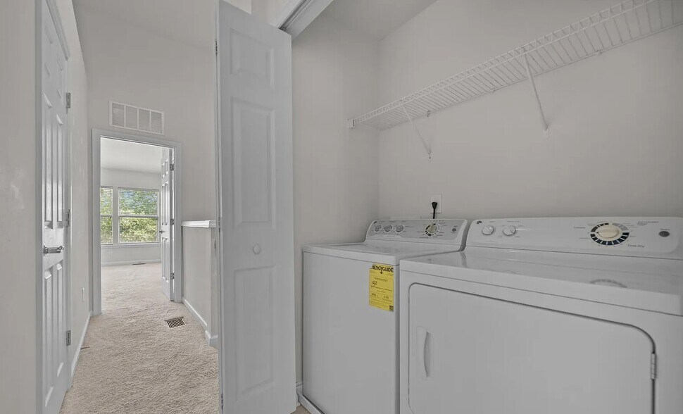 Building Photo - 8077 Summerside Cir
