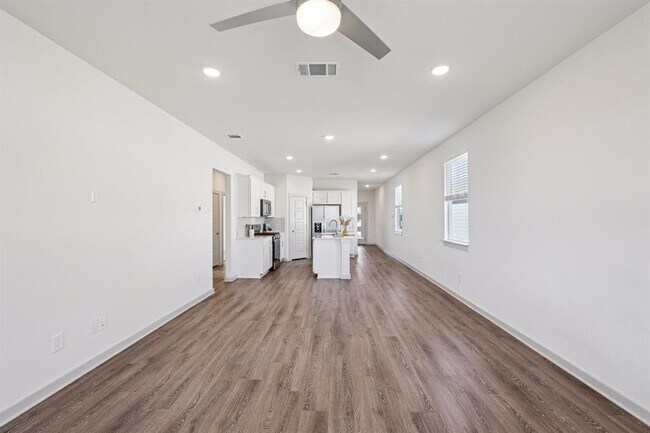 Building Photo - 523 Millbrook Blvd