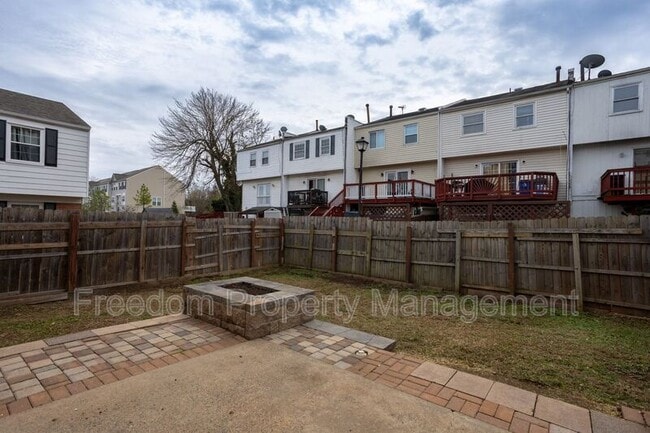 Building Photo - 8343 Irongate Way