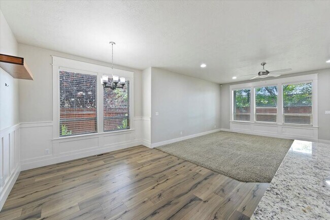 Building Photo - Stylish 4-Bed + Loft Just Minutes from The...