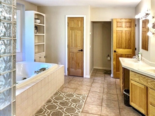 Building Photo - 430 Wolf Dr