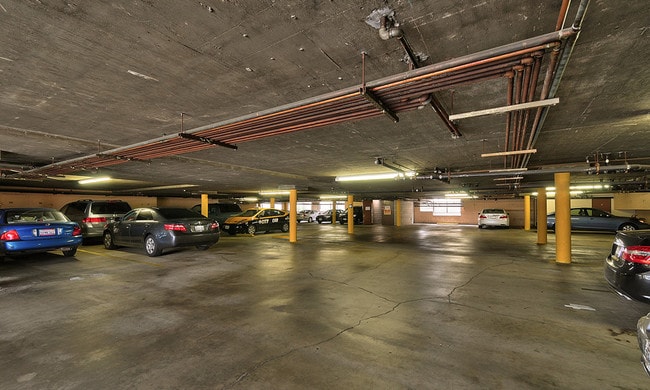 Building Photo - 212 W Garfield Ave