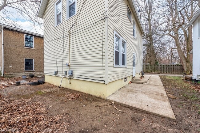 Building Photo - 37948 Barnes Ct