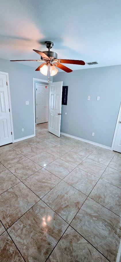 Building Photo - 1302 Quitaca Dr