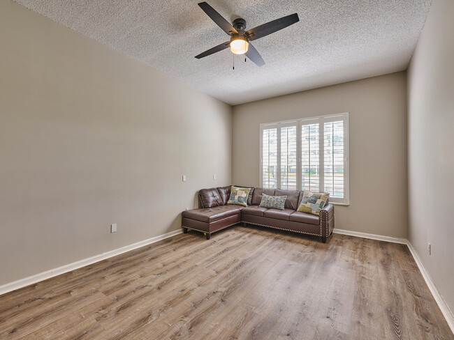 Building Photo - 10148 Andover Coach Cir