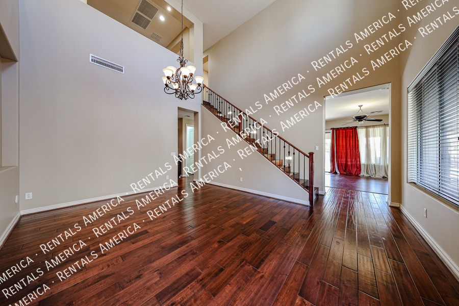 Building Photo - 130 W Tonto Dr