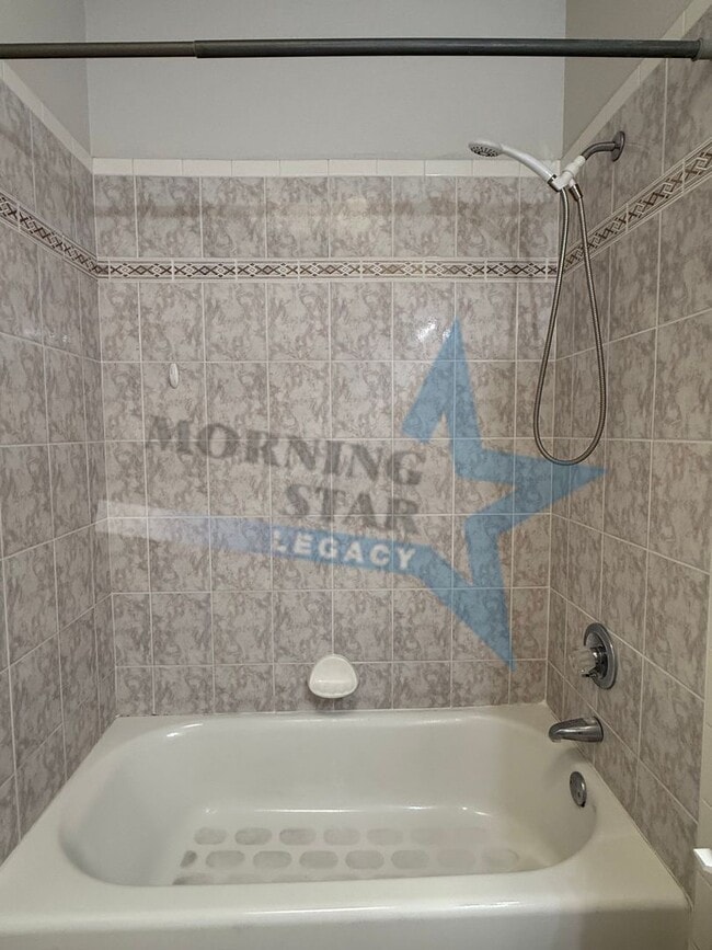 Building Photo - Spacious 3-Bedroom Home Off Roadrunner!