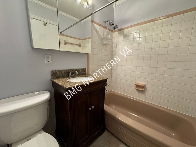 Building Photo - 5406 Gainsborough Dr