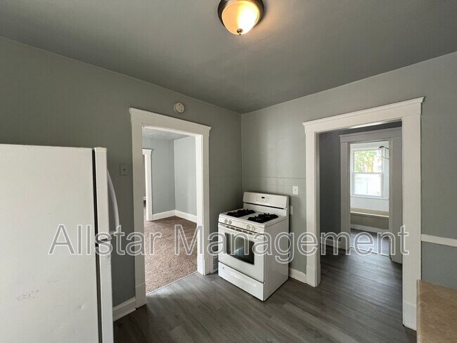 Building Photo - 1007 E 140th St