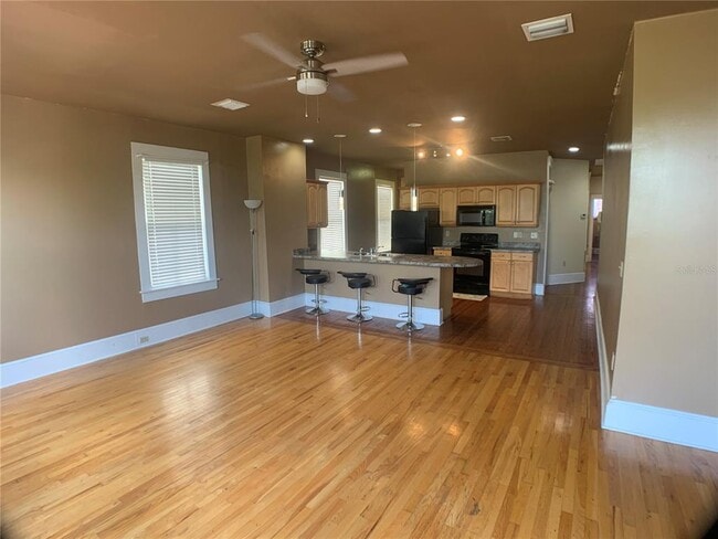 Building Photo - 23 E Magnolia Ave