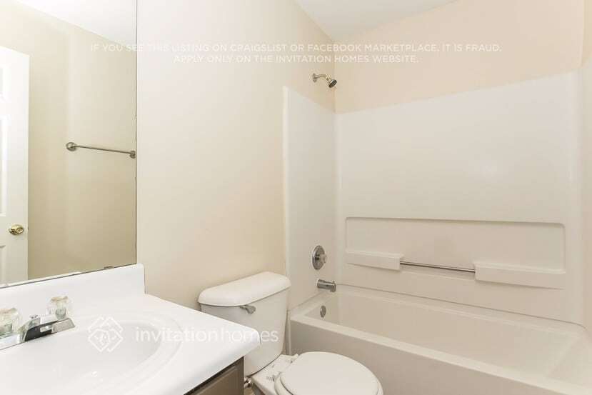 Building Photo - 7004 Glen Valley Way