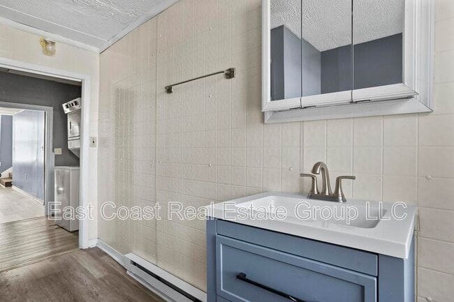 Building Photo - 15 E Water St