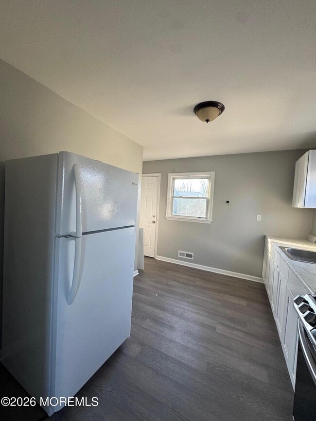 Building Photo - 40 Liberty St