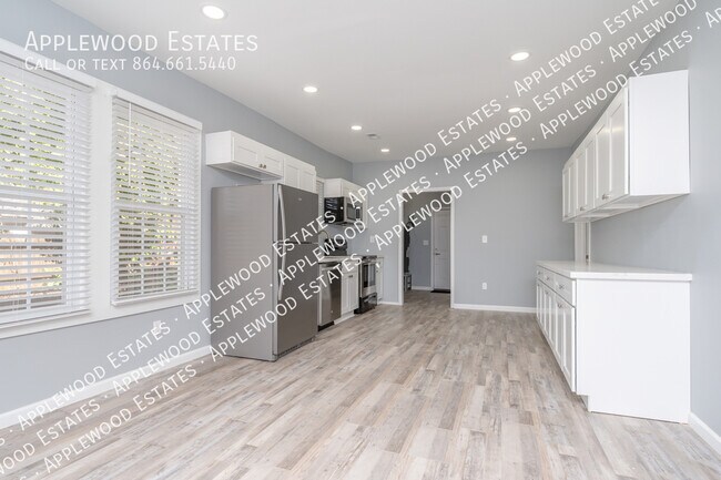 Building Photo - 206 Boundary Dr