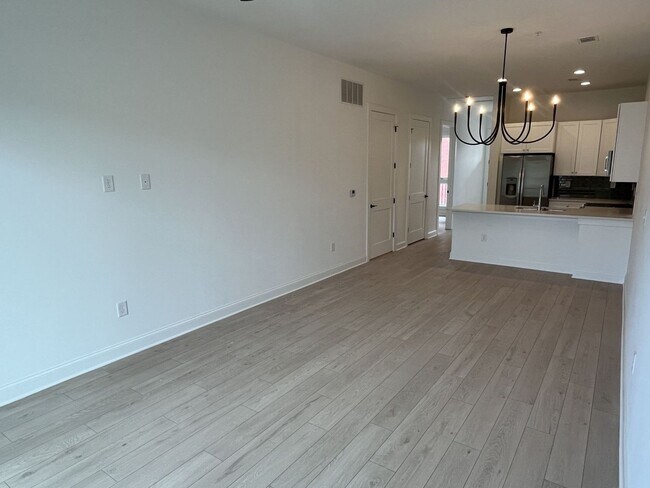 Building Photo - Brand New 2 Bed Condo in Cornelius