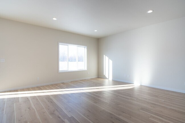 Building Photo - 1360 Goldenwood Dr