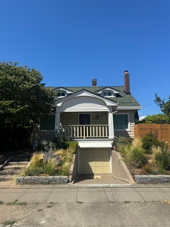 Building Photo - 2031 N Killingsworth St