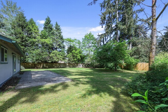 Building Photo - MOVE IN READY NOW!! 4 bed 1 bath on shy half acre! North Thurston School District