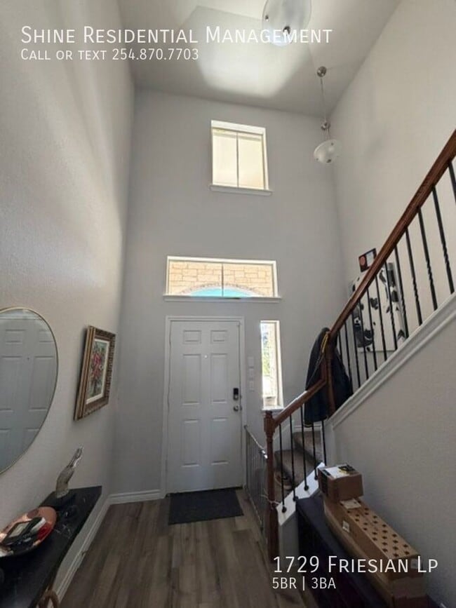 Building Photo - 1729 Friesian Lp