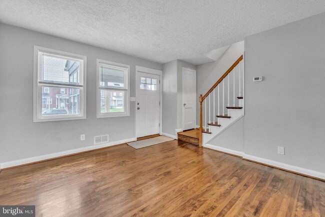 Building Photo - 3422 Dunran Rd