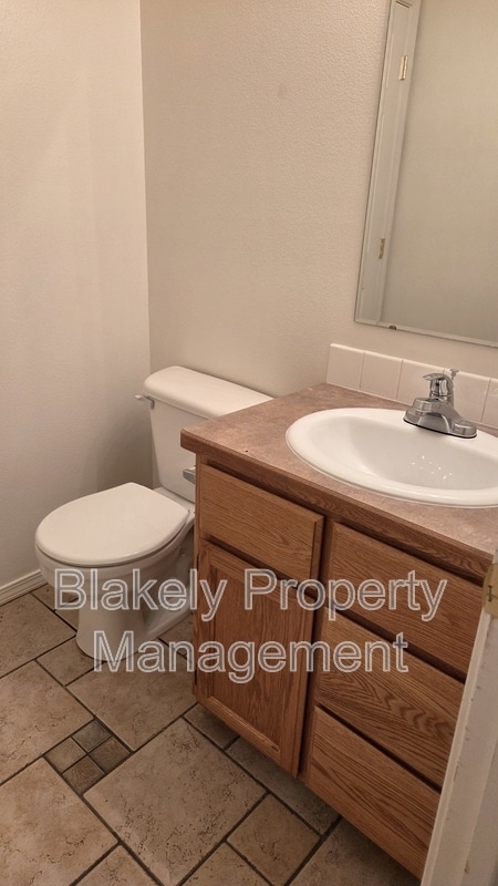 Building Photo - 4004 E Park Ridge Dr
