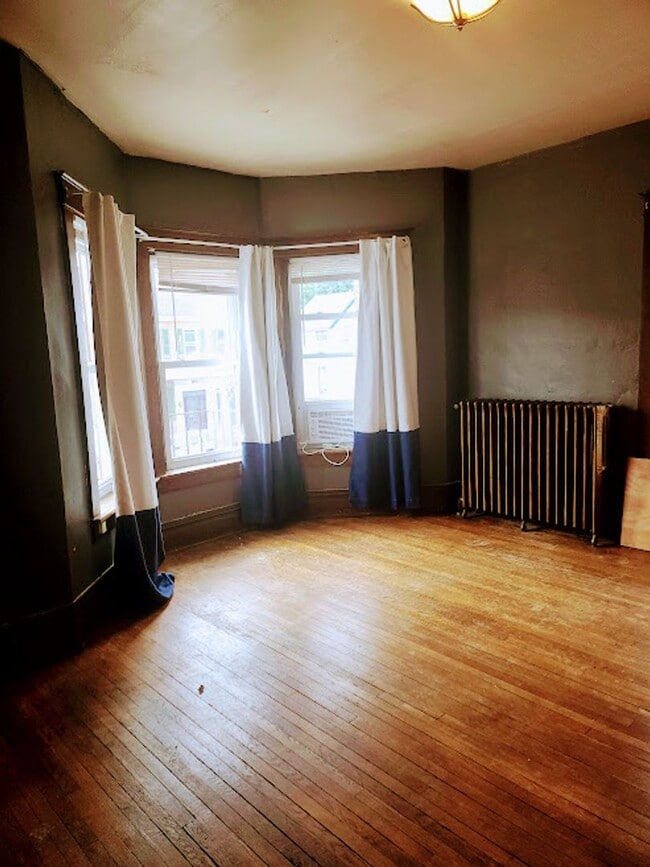 Building Photo - 233 E Pitt St