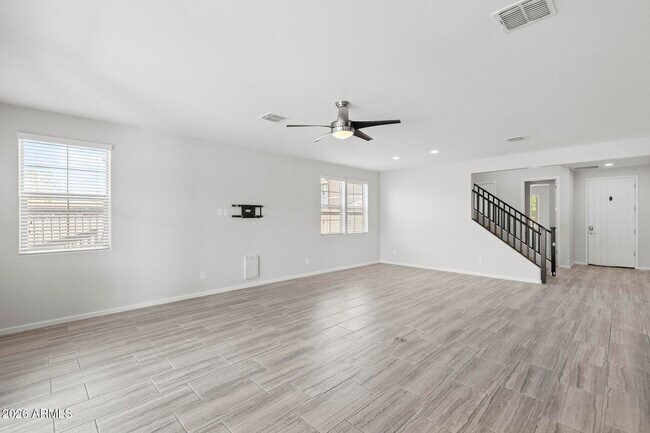 Building Photo - 130 N Bay Dr