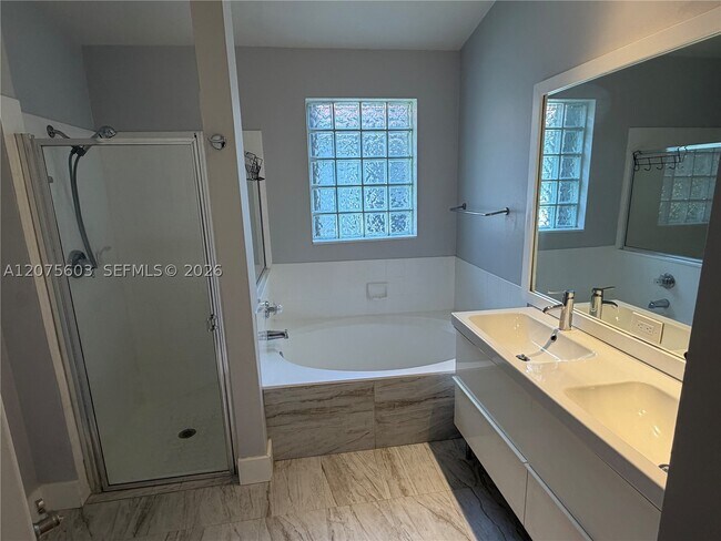 Building Photo - 1646 SW 148th Terrace