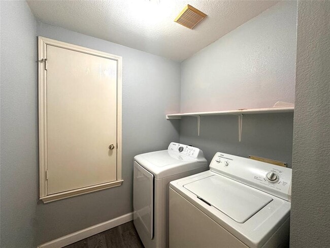 Building Photo - 5604 Man O War Dr