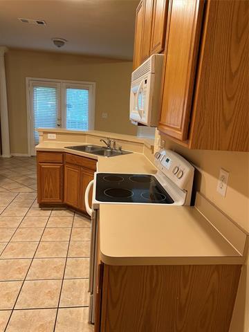 Building Photo - 9929 Dryden Ln