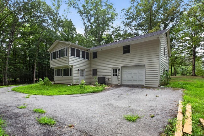 Building Photo - 4104 Green Spring St