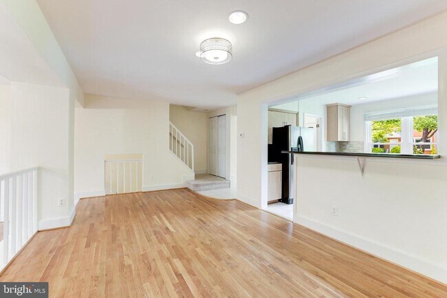 Building Photo - 8509 Jeffersonian Ct