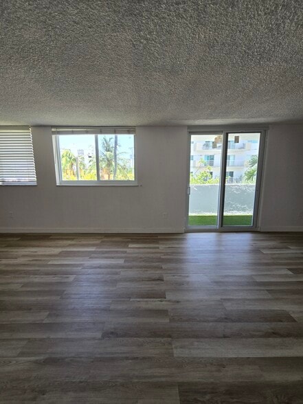 Building Photo - 7900 Tatum Waterway Dr