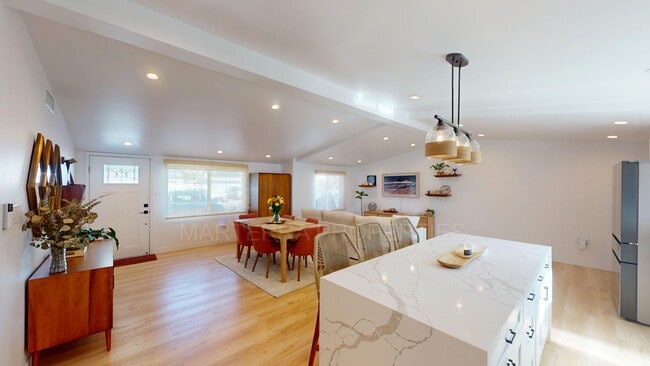 Building Photo - Beautiful Home In Costa Mesa