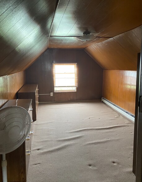 Building Photo - 148 Saratoga St