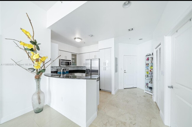 Building Photo - 7900 Harbor Island Dr