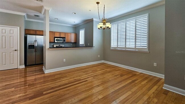 Building Photo - 608 S Matanzas Ave